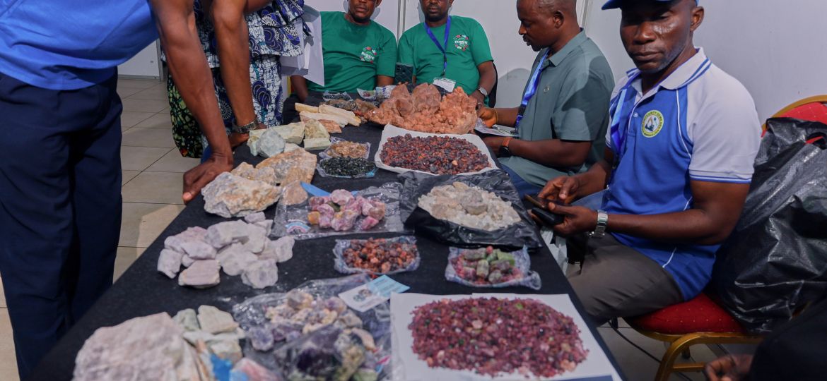 Stones and exhibitors